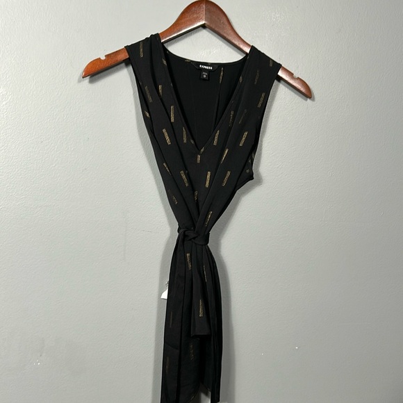 Express Black Satin Gold Shimmer Print Sleeveless Back Tie Top Blouse size XS - Picture 3 of 16